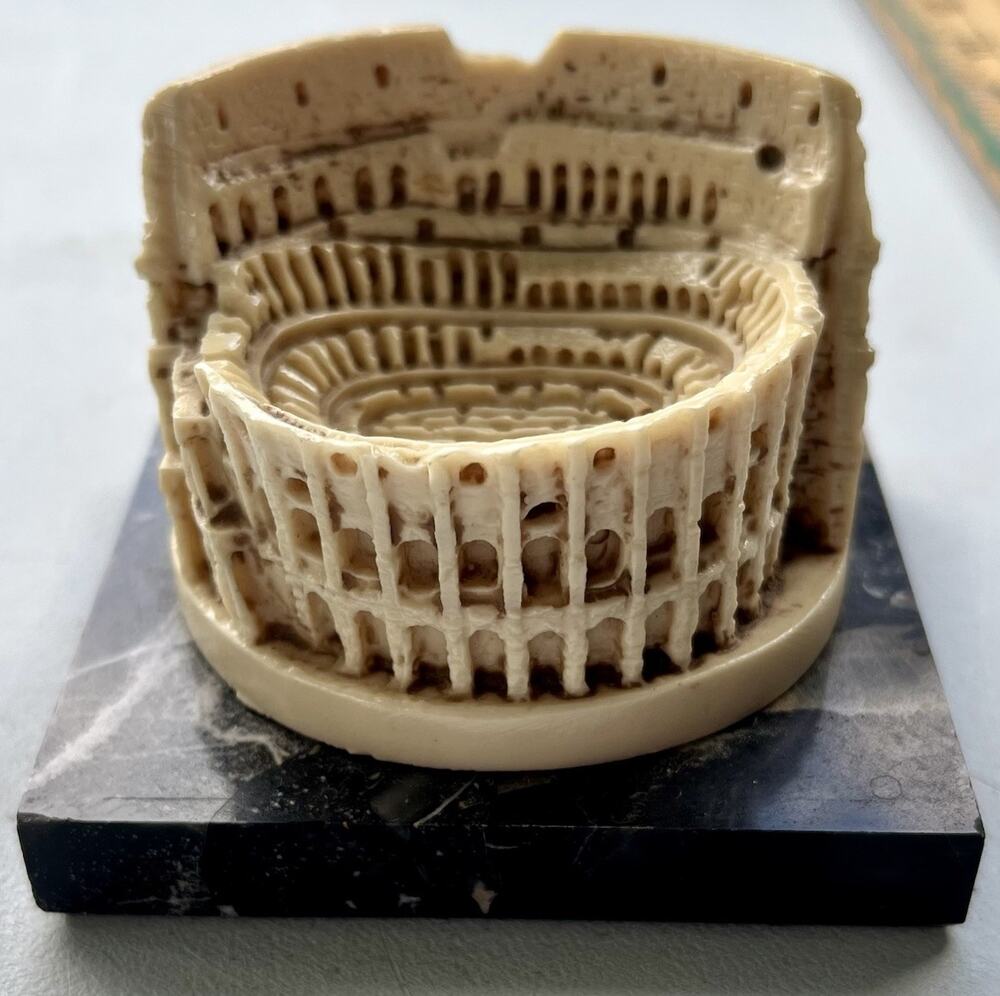 Roman Colosseum Replica Paperweight Miniature Marble Base Desk Souvenir Italy
